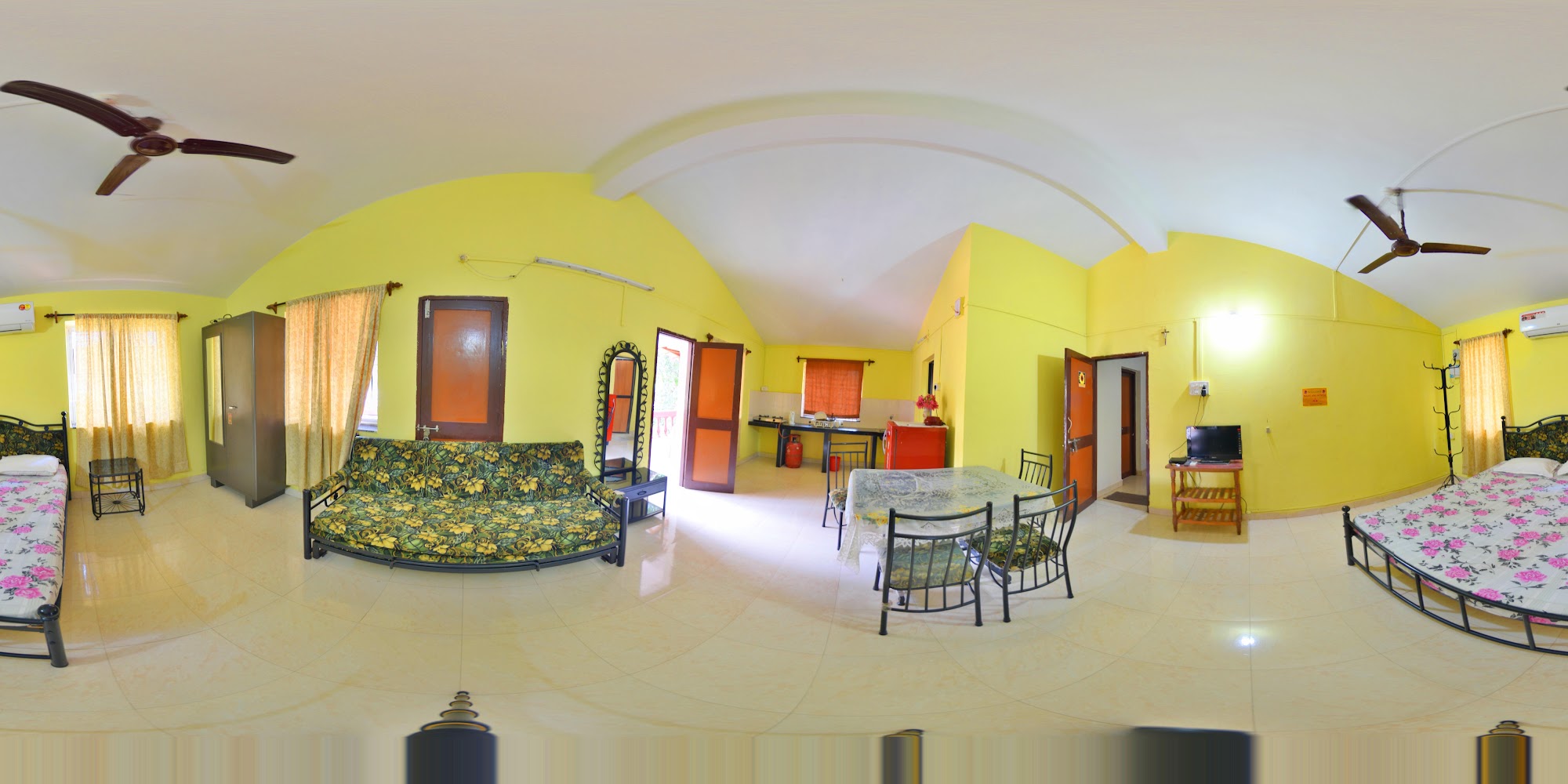 Family Room 360° View